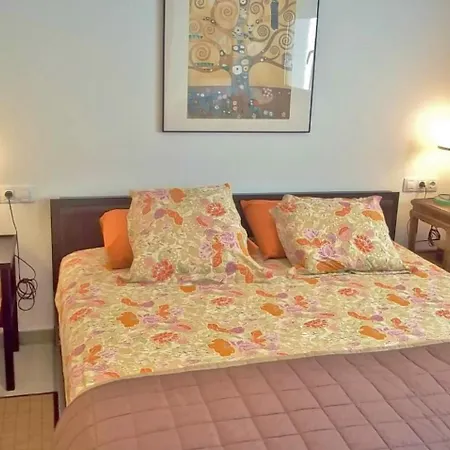 Speciality Sleeps 5 Βίλα